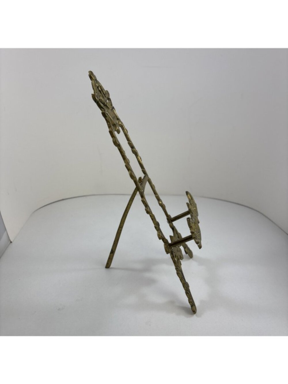 VINTAGE VICTORIAN ORNATE BRASS EASEL PHOTO HOLDER - Picture 4 of 7